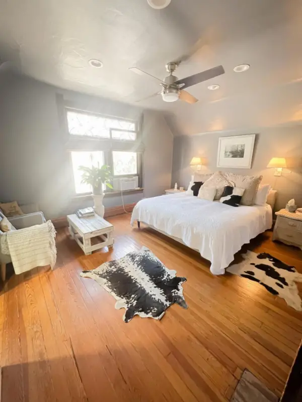 Off Broadway B & B 4