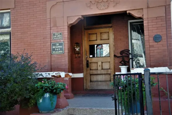Off Broadway B & B 7